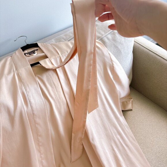 90% NEW VICTORIAS SECRET ROBE, SIZE S - Picture 6 of 8